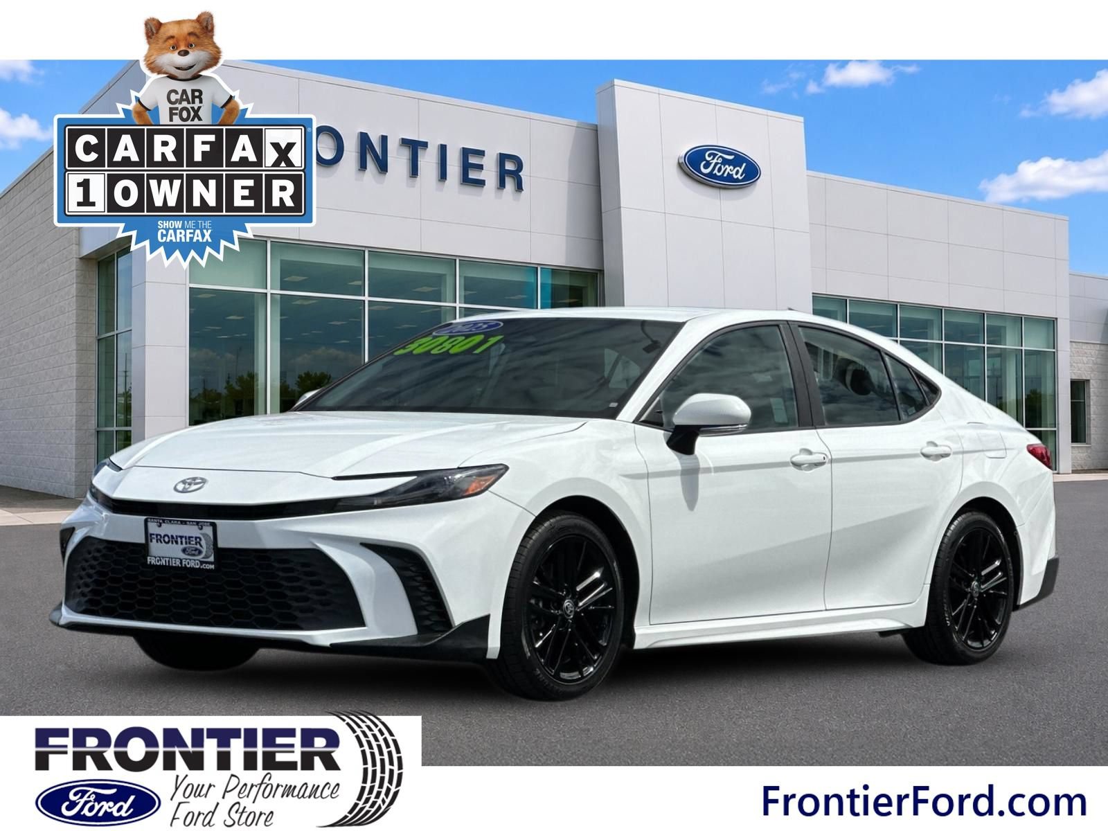 Used 2025 Toyota Camry SE FWD image 9