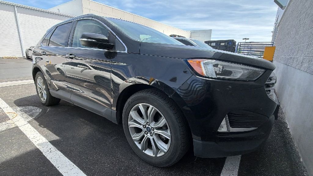 Used 2019 Ford Edge Titanium FWD image 1