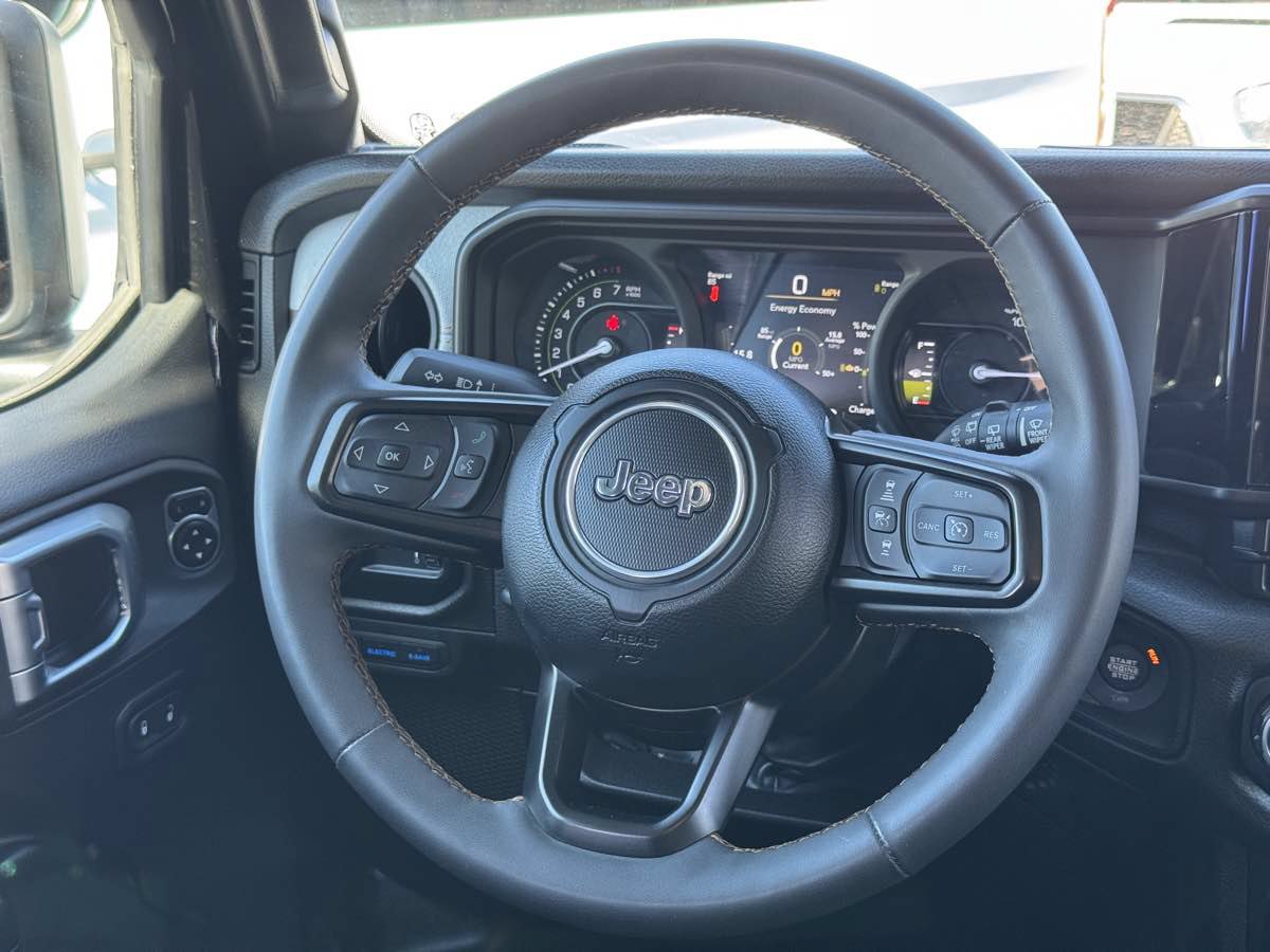 Used 2024 Jeep Wrangler Unlimited w/ Convenience Group AWD/4WD image 24