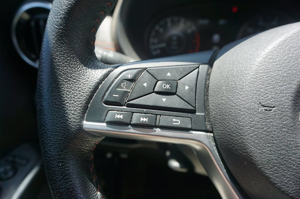 Used 2021 Nissan Kicks SR w/ Interior Electronics Package FWD image 7