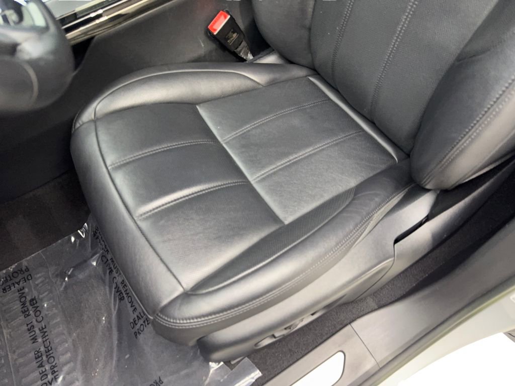 Used 2023 Land Rover Range Rover Evoque R-Dynamic S image 30