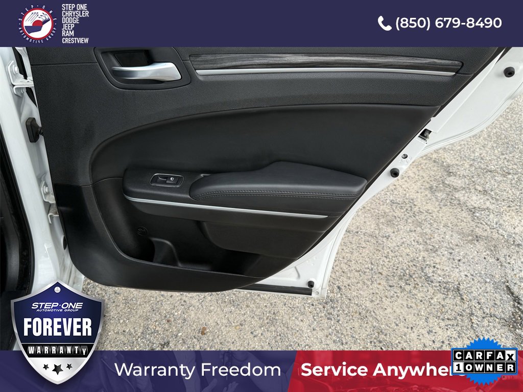 Used 2022 Chrysler 300 Touring image 35