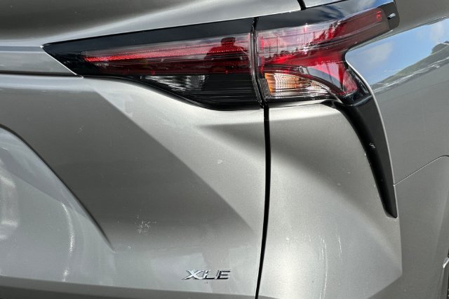 Certified 2026 Toyota Sienna XLE FWD image 35