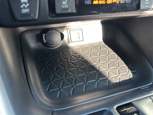 Used 2024 Toyota RAV4 SE w/ Convenience Package image 27