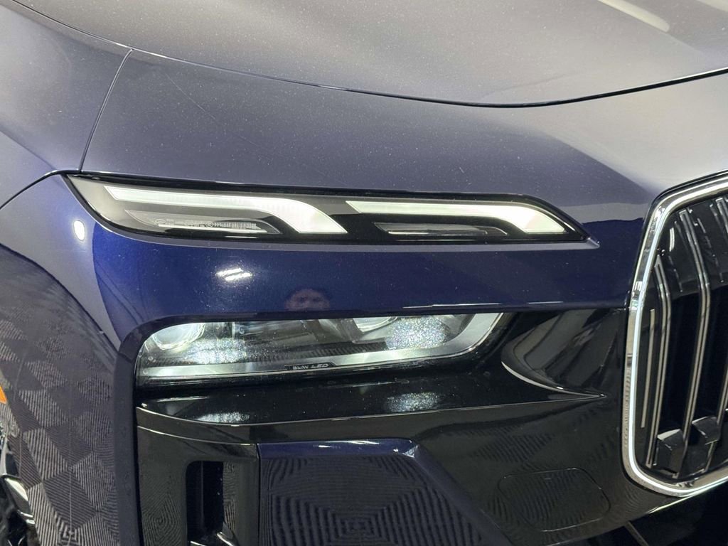 Used 2023 BMW 760i xDrive AWD/4WD image 15