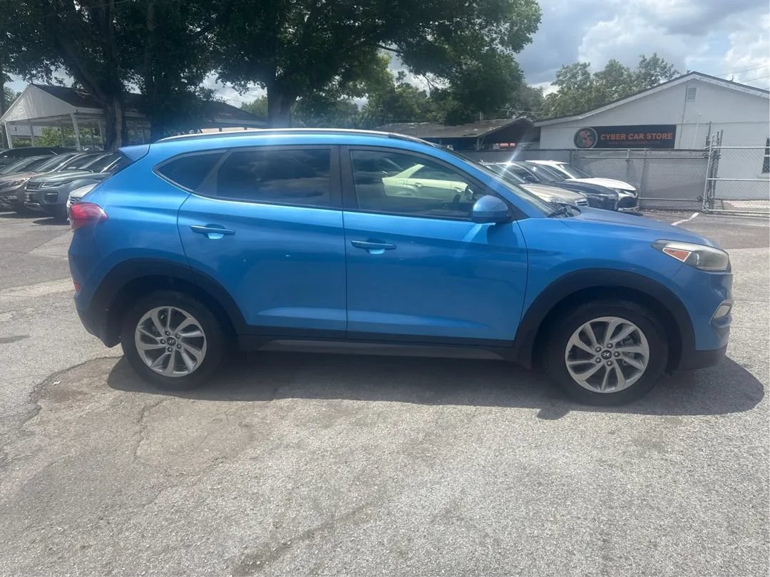 Used 2016 Hyundai Tucson SE w/ Option Group 02 FWD image 3