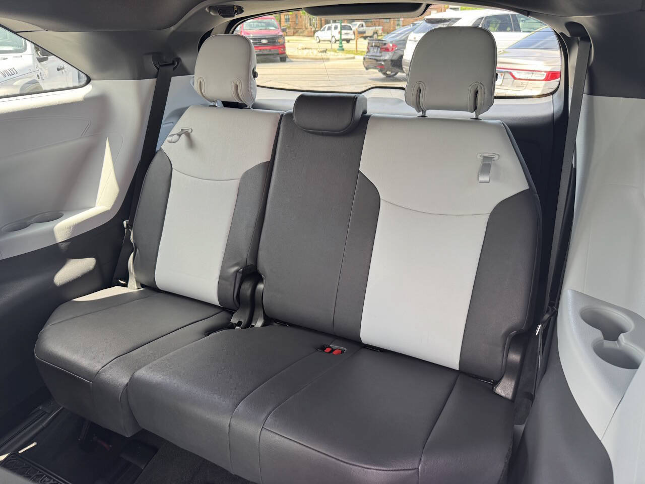 Used 2024 Toyota Sienna XSE AWD/4WD image 10