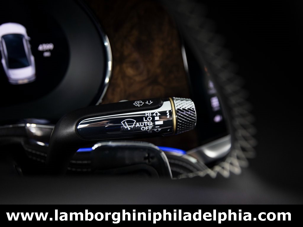 Used 2024 Bentley Flying Spur V8 image 22