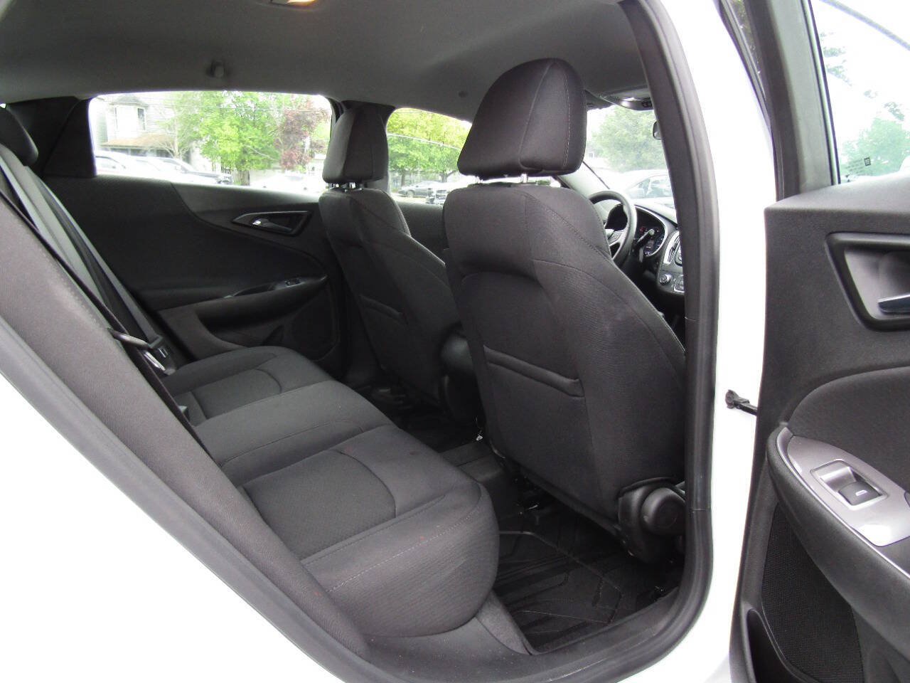 Used 2022 Chevrolet Malibu LS w/ LPO, Floor Liner Package FWD image 21