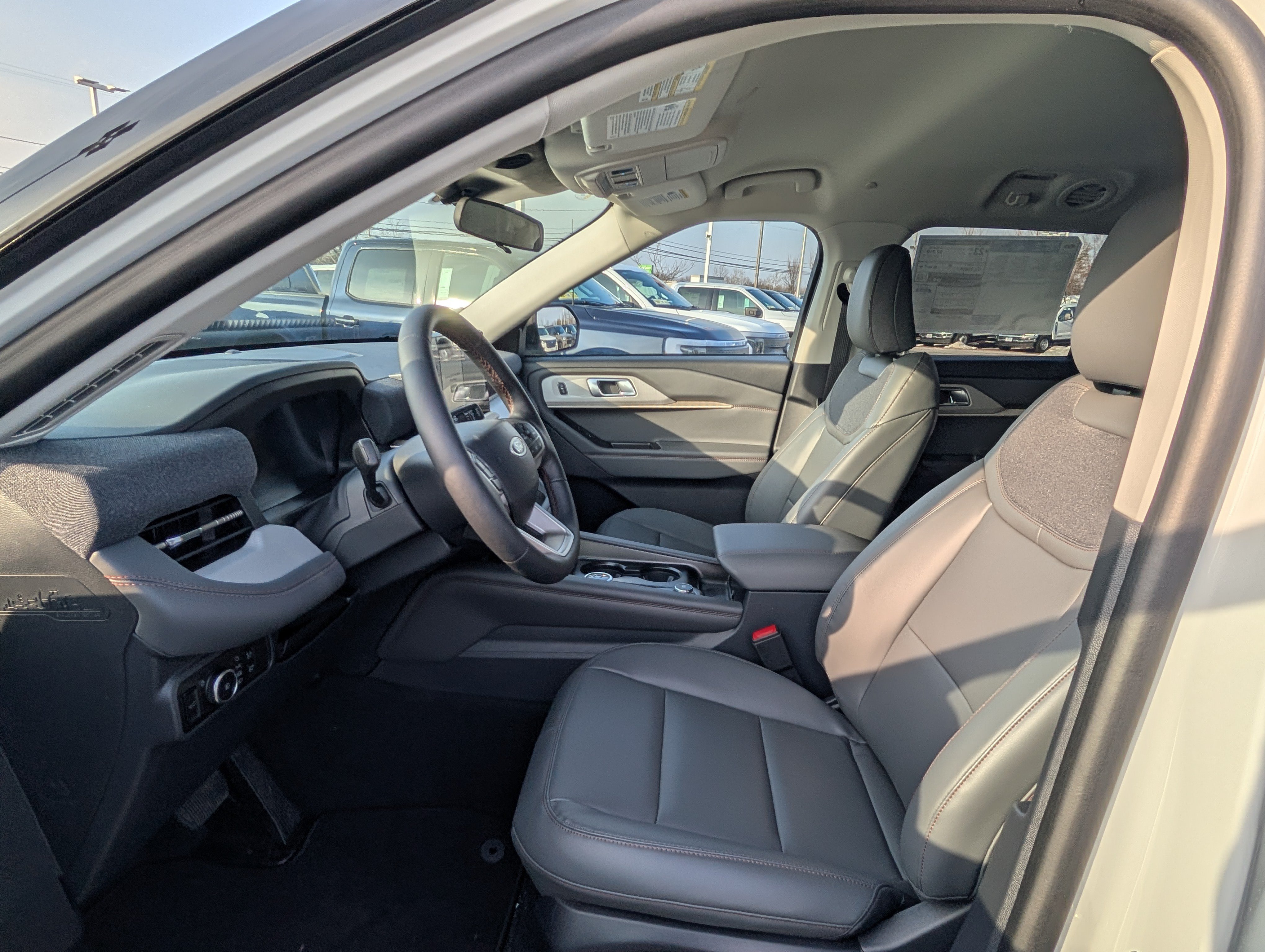 New 2026 Ford Explorer Active w/ Active Comfort Package AWD/4WD image 12