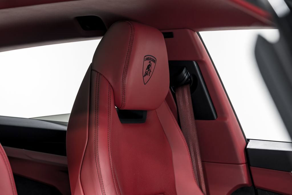 Used 2022 Lamborghini Urus AWD/4WD image 35