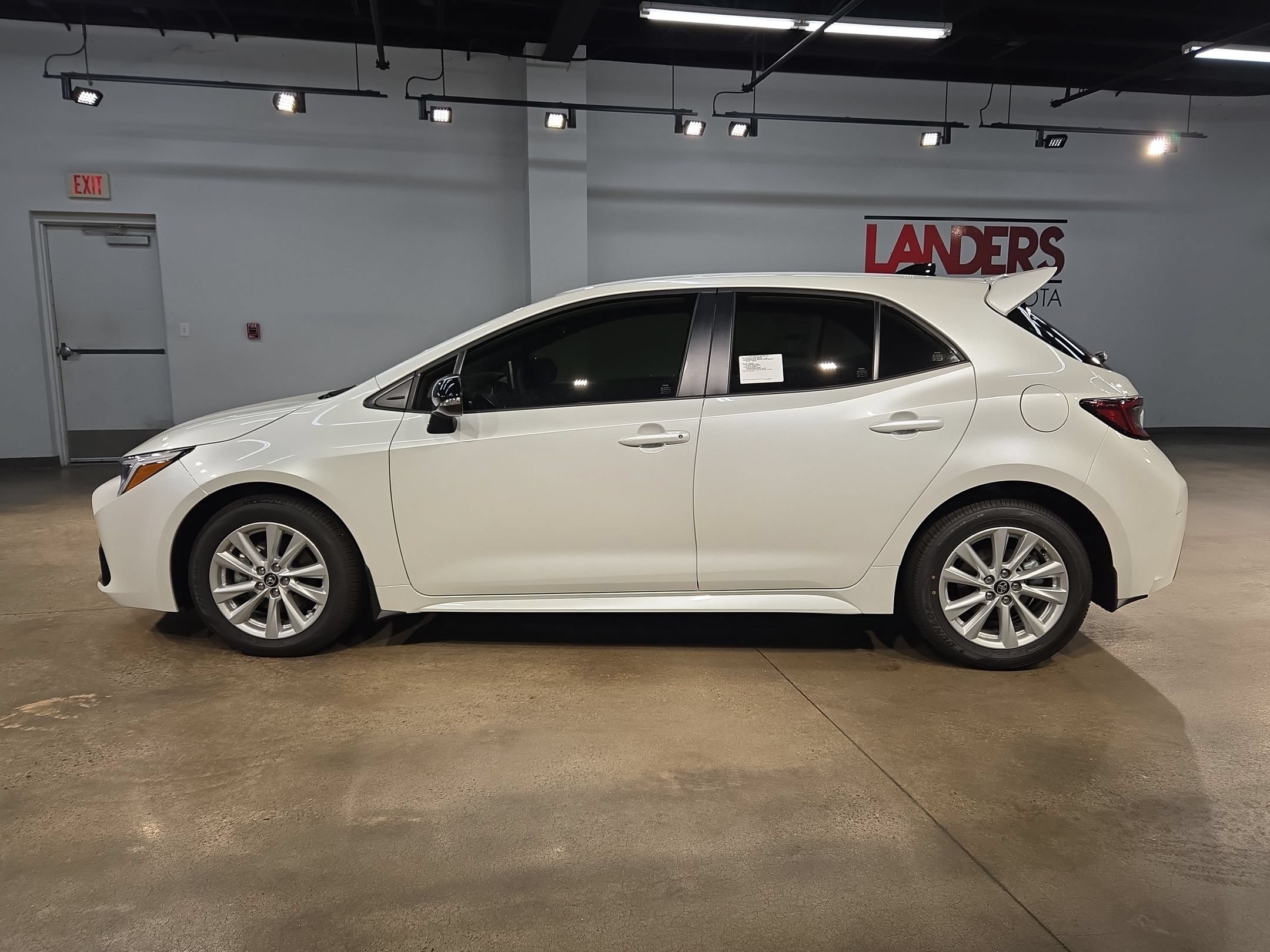 New 2027 Toyota Corolla SE FWD image 4