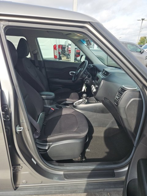 Used 2015 Kia Soul FWD image 11