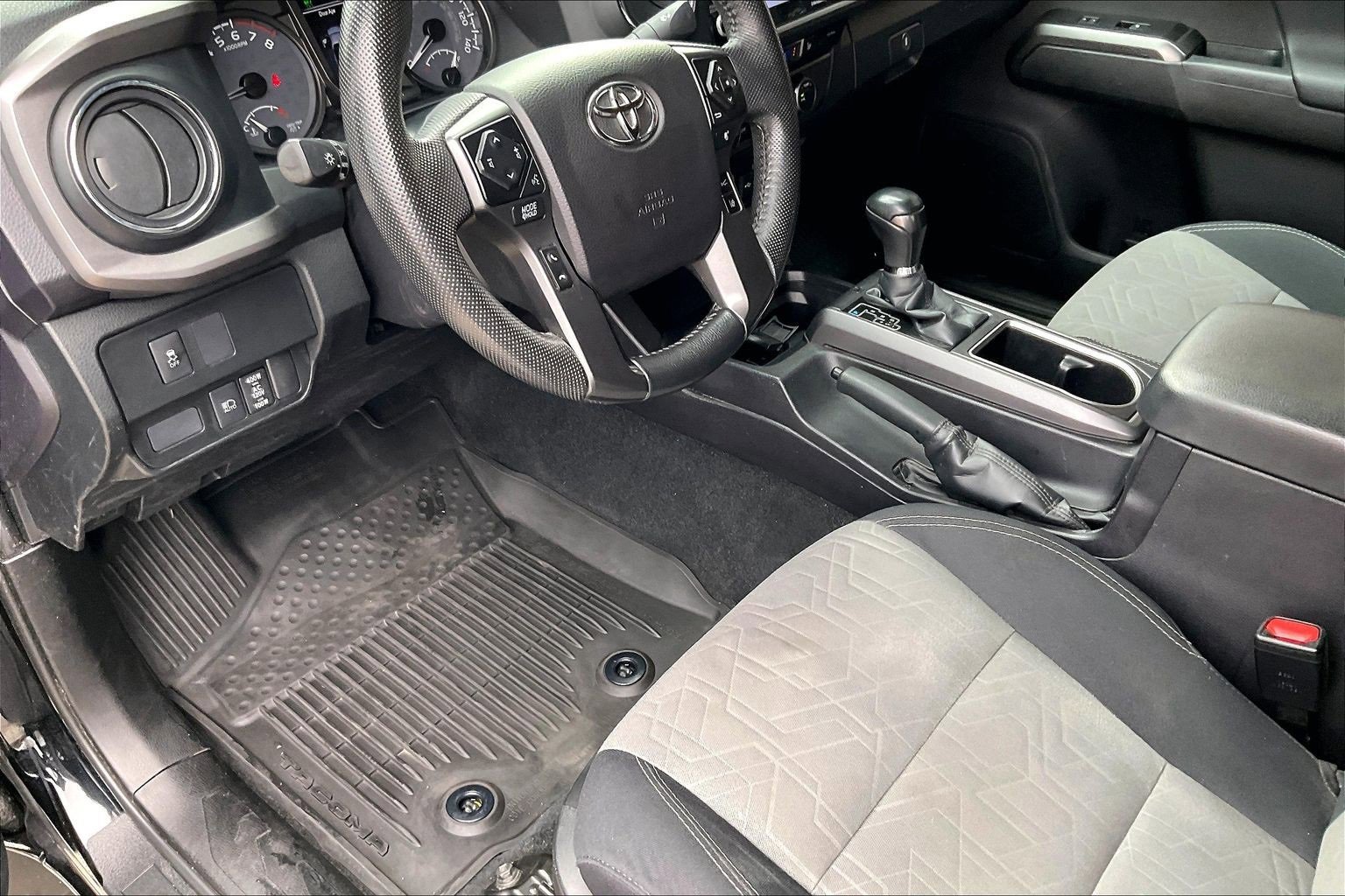 Used 2021 Toyota Tacoma TRD Off-Road image 14