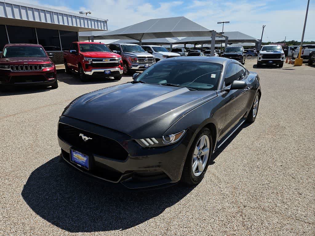 Used 2017 Ford Mustang Coupe RWD image 4