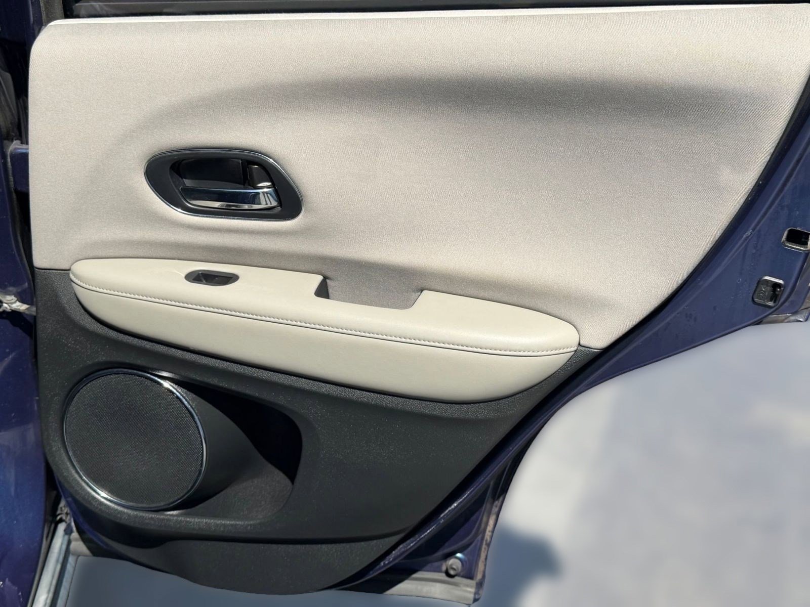 Used 2017 Honda HR-V EX image 30