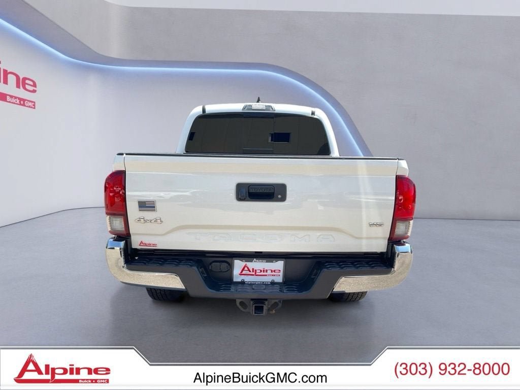 Used 2022 Toyota Tacoma SR5 AWD/4WD image 4