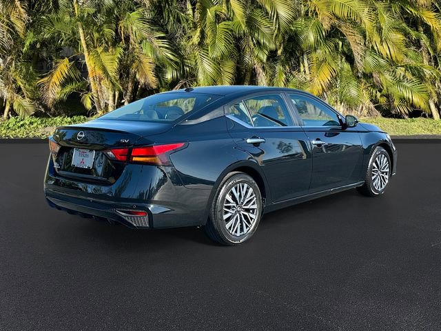 Used 2024 Nissan Altima 2.5 SV image 5
