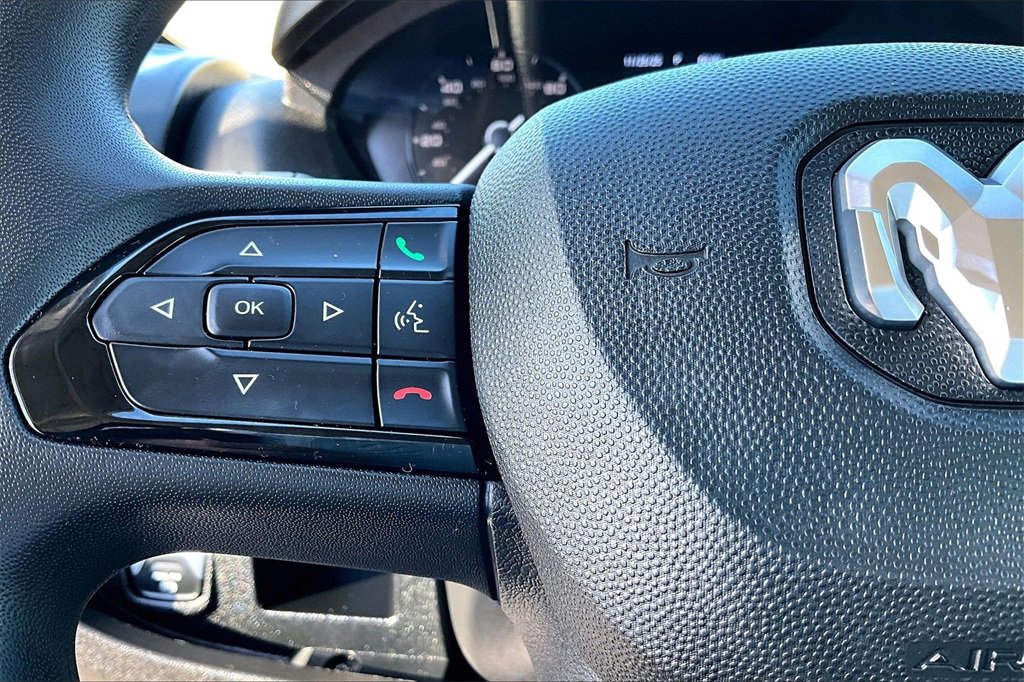 Used 2024 RAM ProMaster 2500 w/ Convenience Group image 16