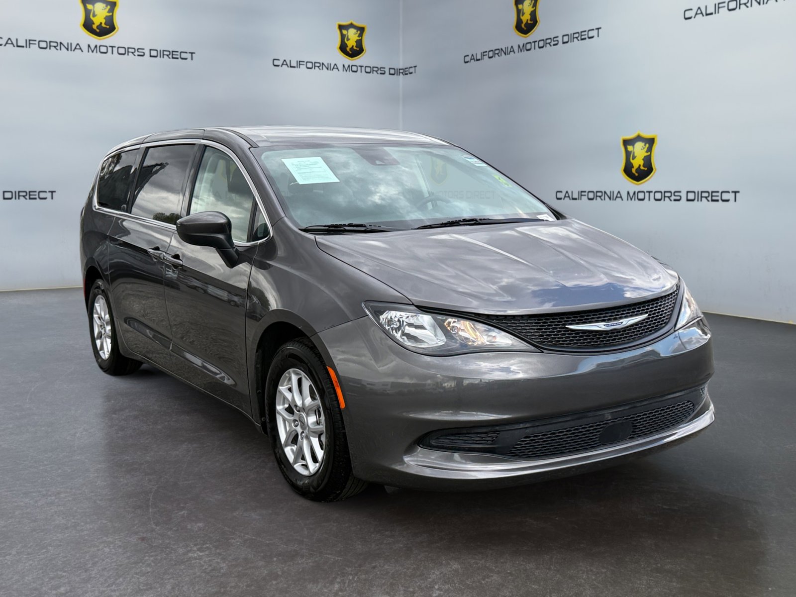 Used 2023 Chrysler Voyager LX FWD image 7
