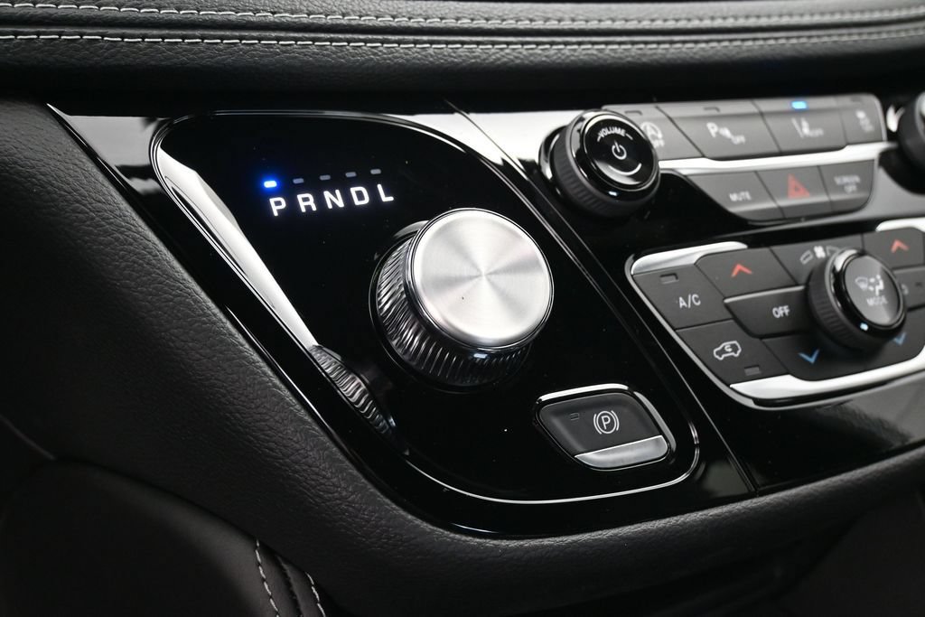 New 2027 Chrysler Pacifica Limited FWD image 20
