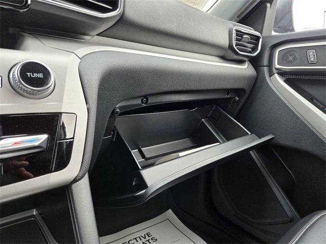 Used 2024 Ford Explorer XLT w/ Equipment Group 202A image 13