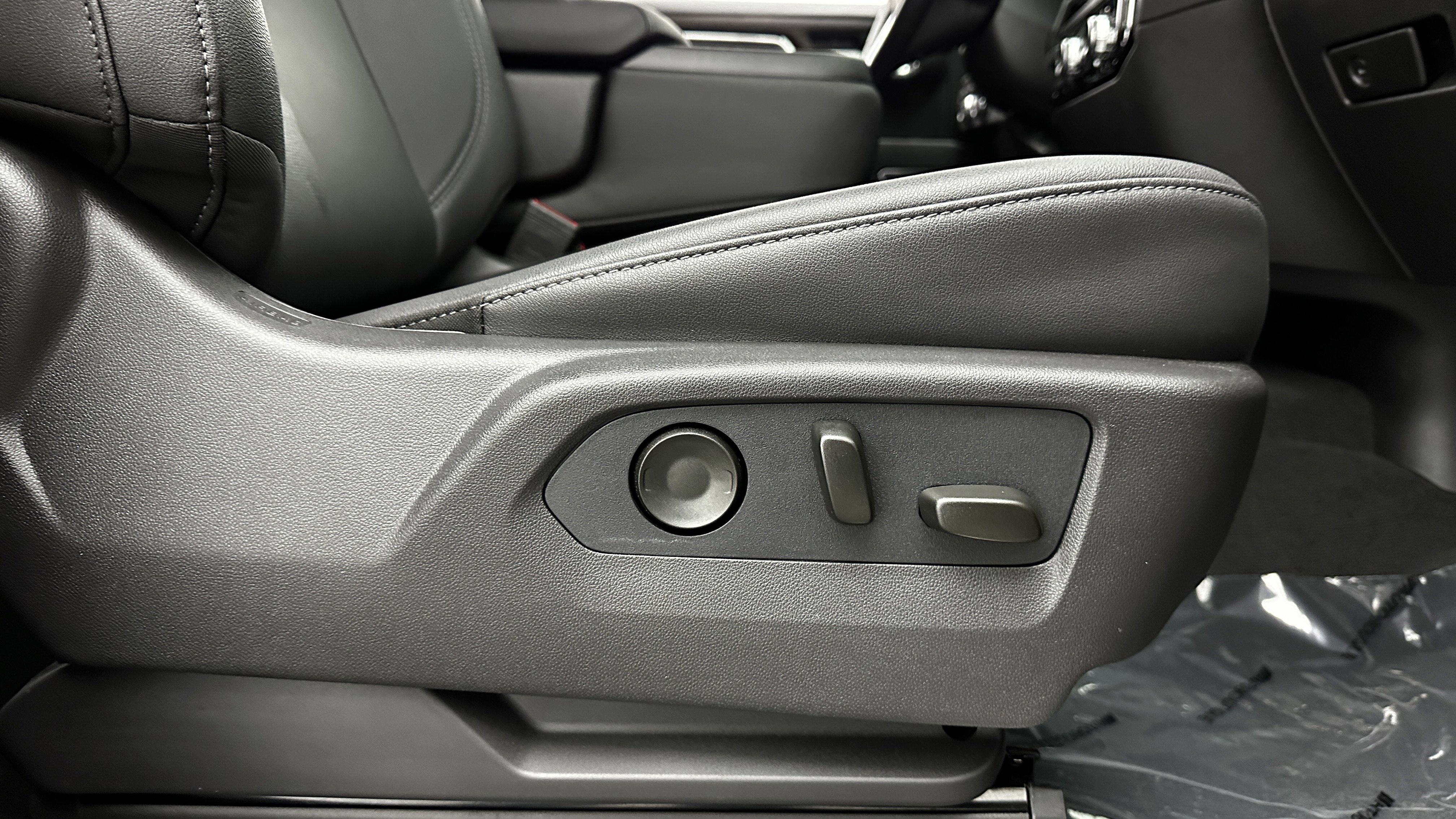 Used 2026 GMC Sierra 1500 SLT image 37