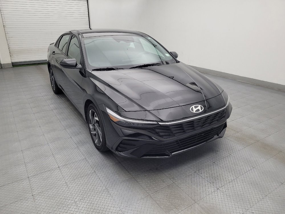 Used 2025 Hyundai Elantra Sport FWD image 13