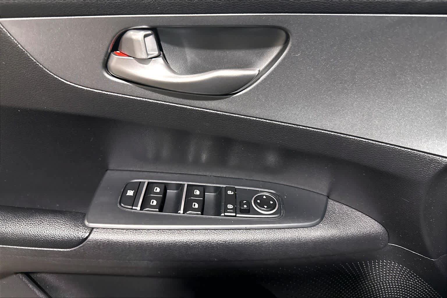 Used 2021 Kia Forte LXS FWD image 33