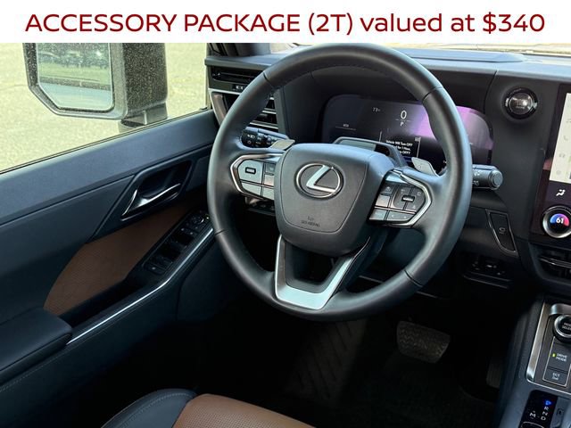 Used 2024 Lexus GX 550 w/ Accessory Package (2T) AWD/4WD image 10