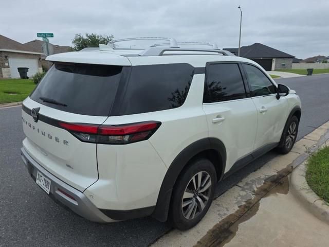 Used 2023 Nissan Pathfinder SL FWD image 14