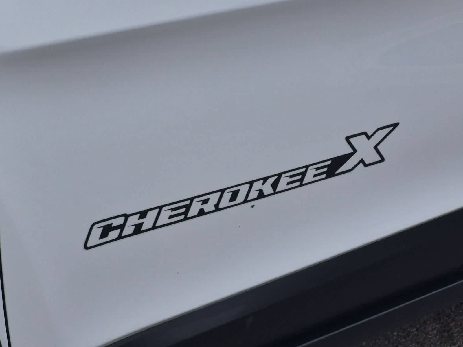 Used 2022 Jeep Cherokee Latitude AWD/4WD image 13