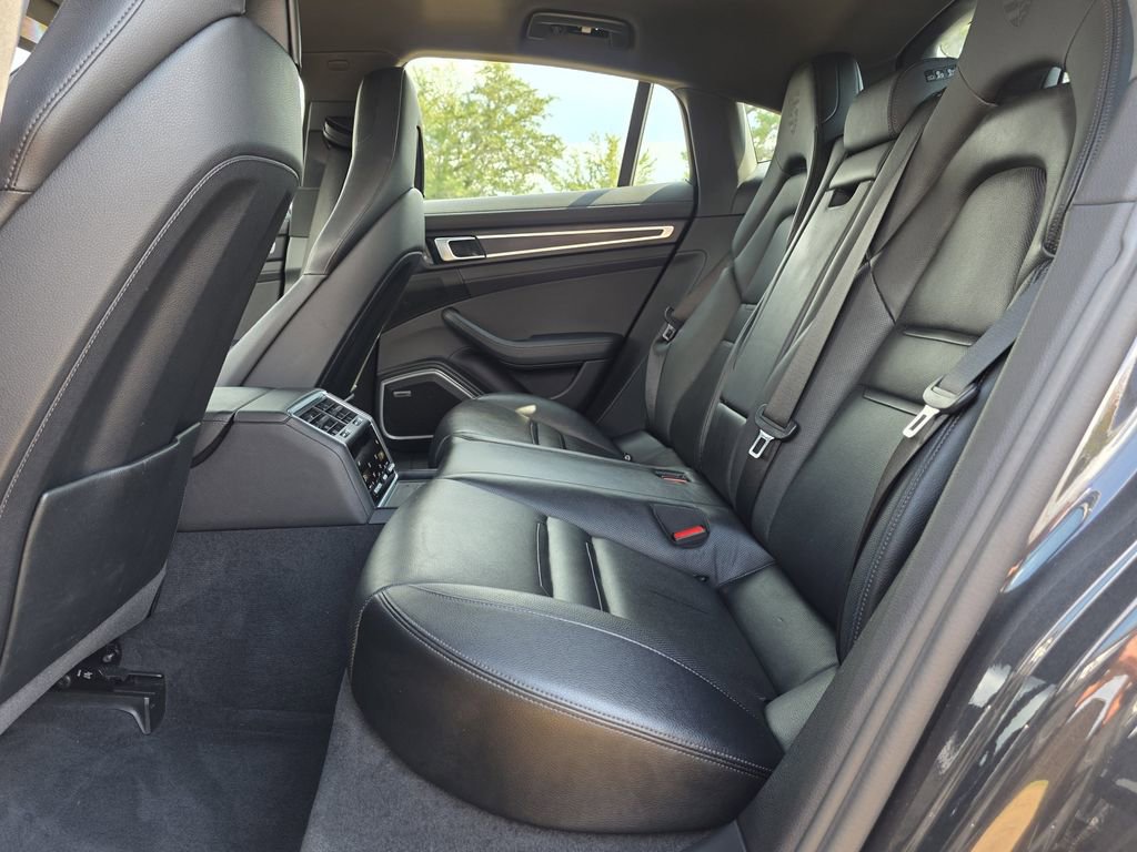 Used 2022 Porsche Panamera 4 Platinum Edition image 32