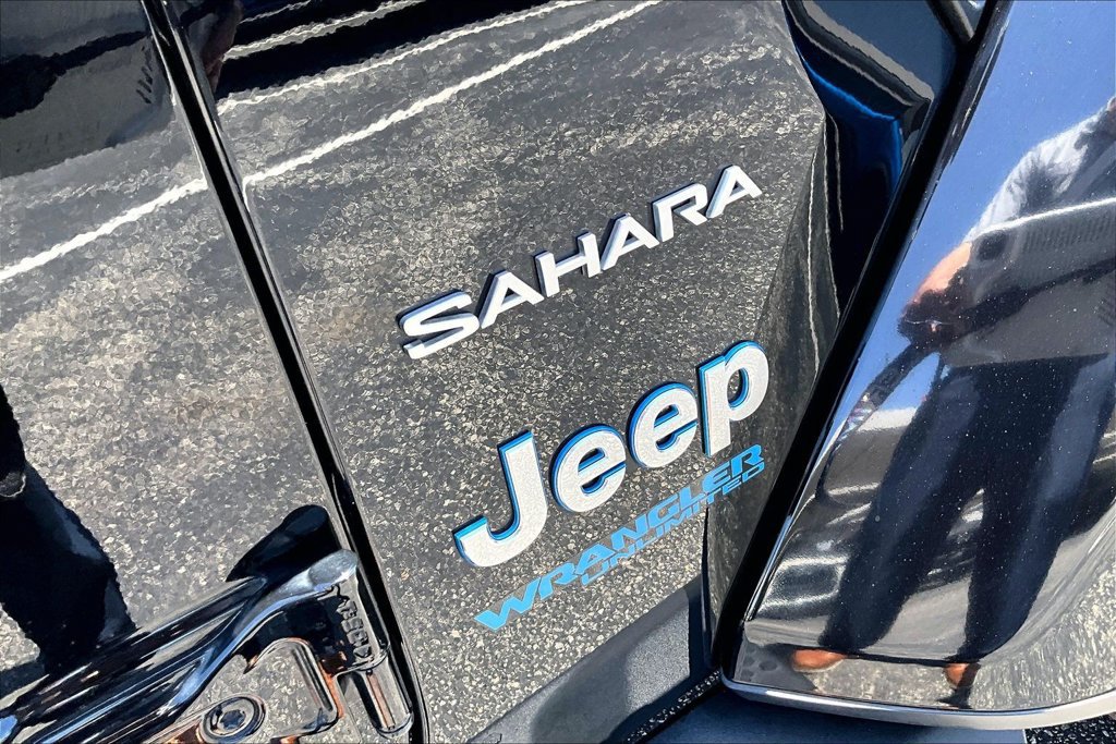 Used 2021 Jeep Wrangler Unlimited Sahara w/ Cold Weather Group AWD/4WD image 41