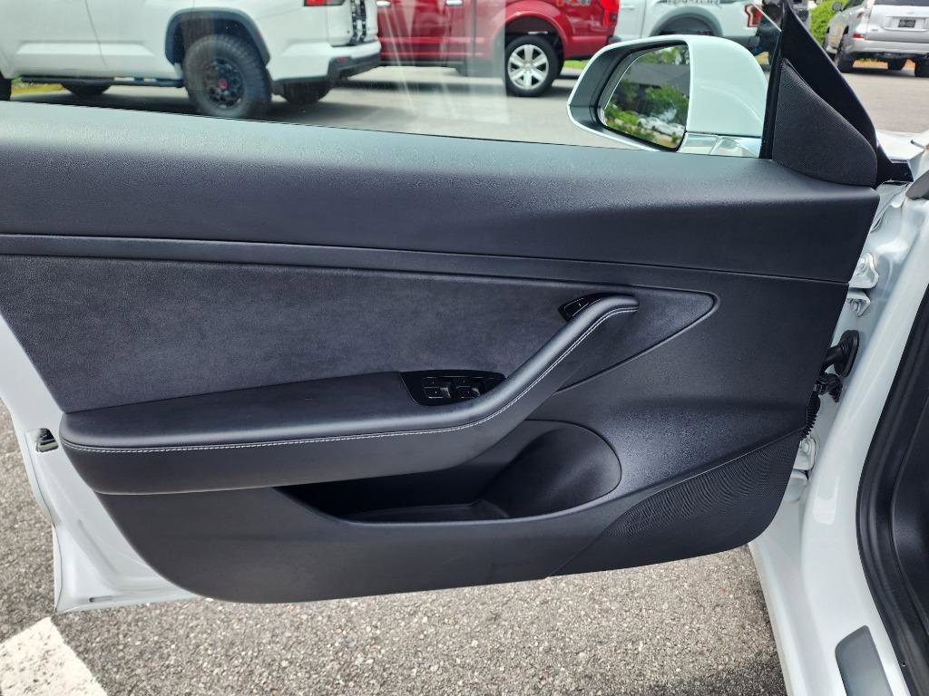 Used 2020 Tesla Model 3 Standard Range RWD image 12
