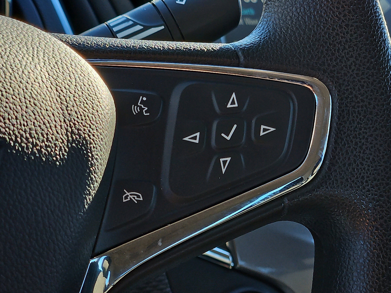 Used 2018 Chevrolet Cruze LT w/ Convenience Package image 22