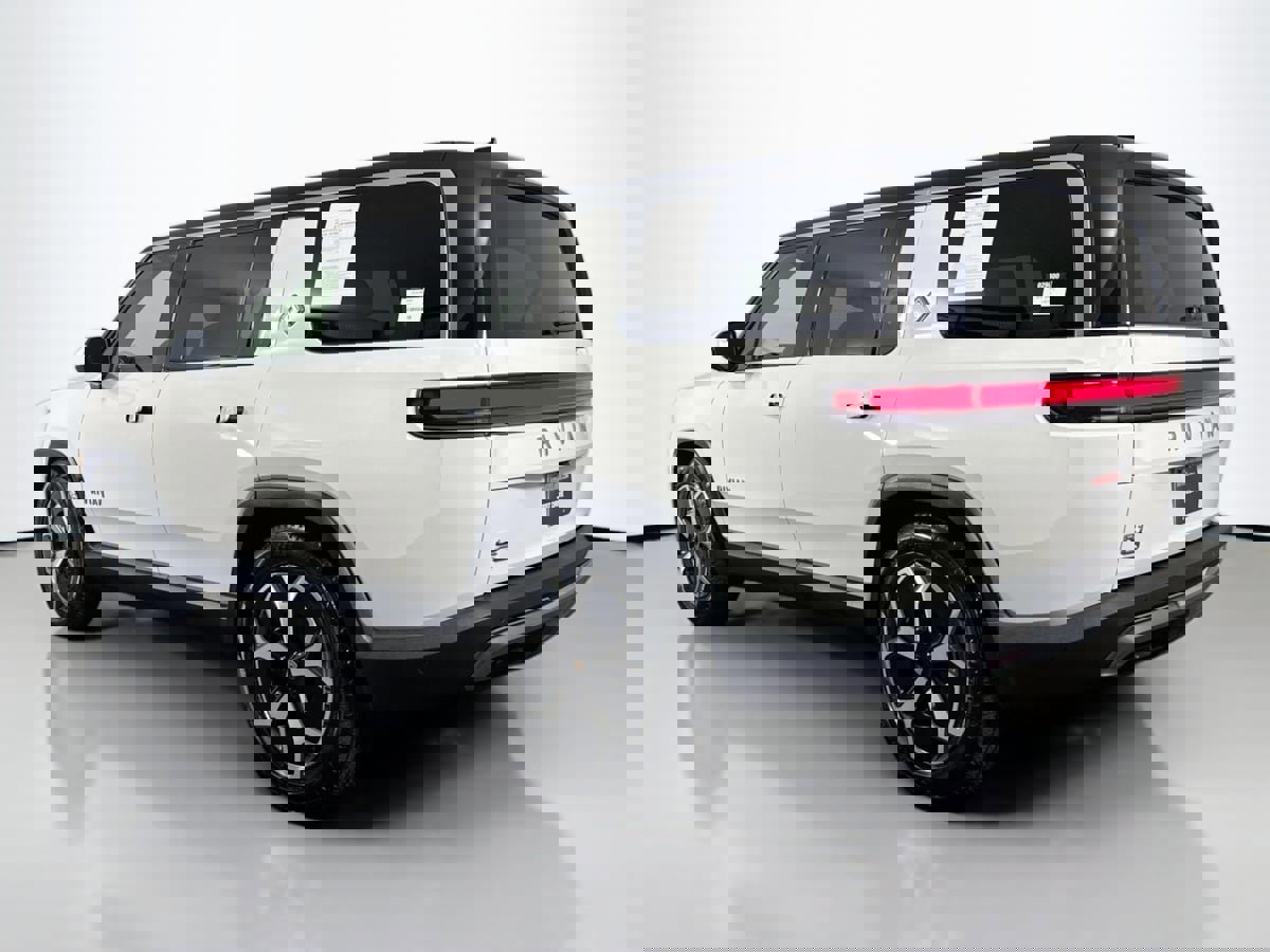 Used 2024 Rivian R1S Adventure image 7