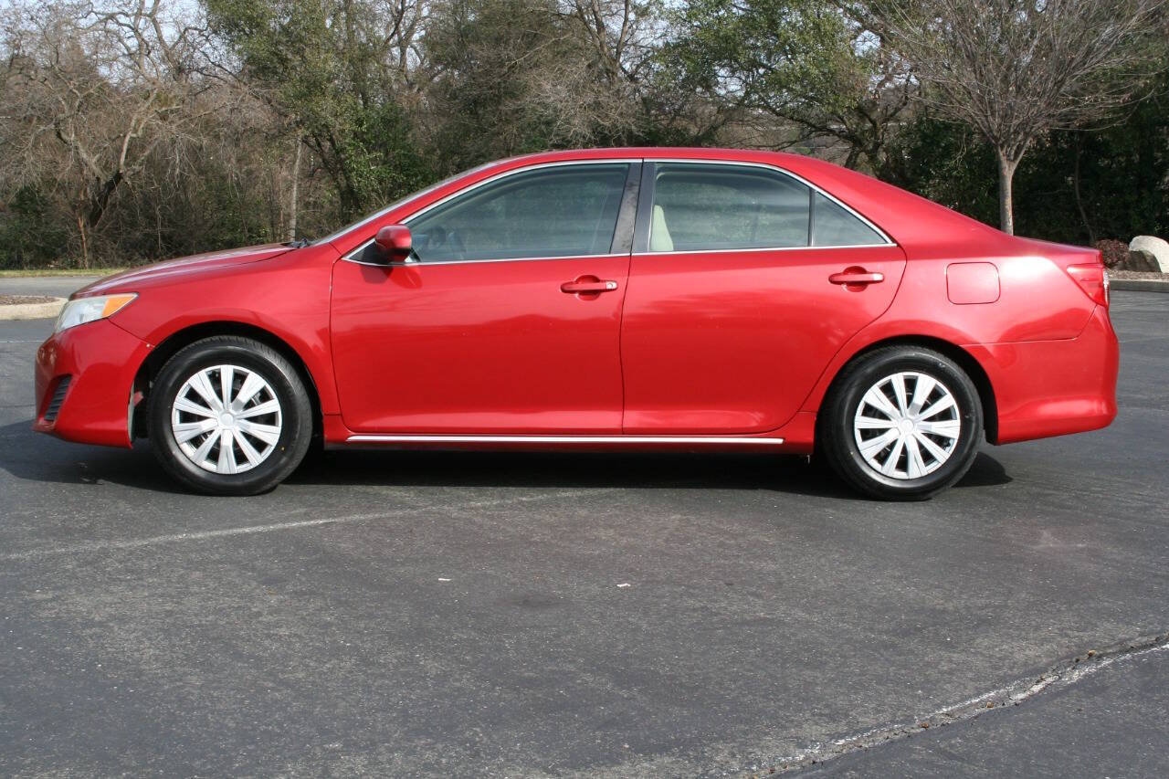 Used 2012 Toyota Camry LE w/ Preferred Accessory Pkg FWD image 10