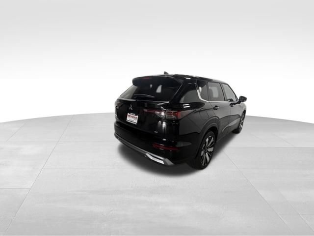 Used 2025 Mitsubishi Outlander SE FWD image 6