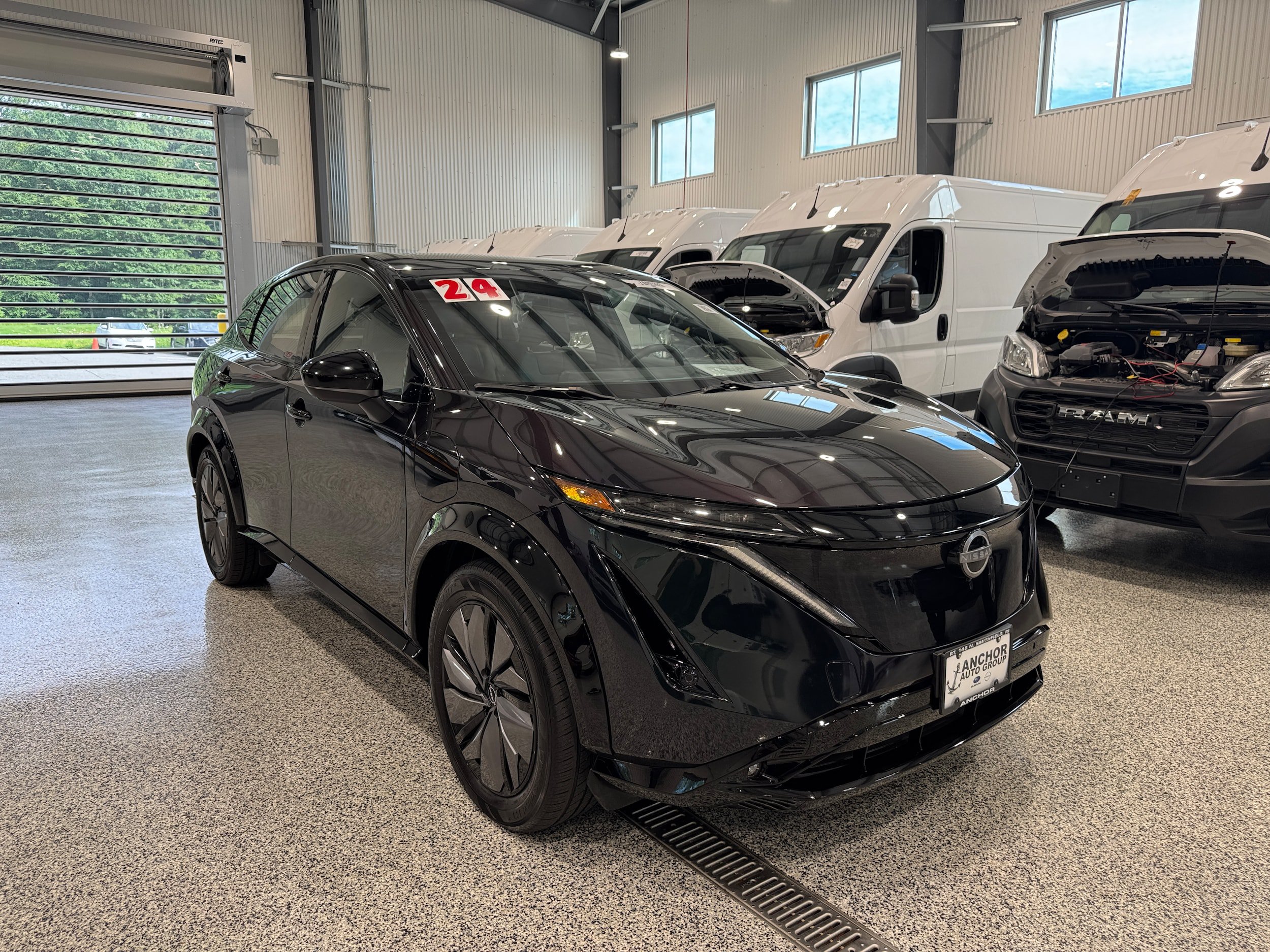 Used 2024 Nissan Ariya AWD image 6
