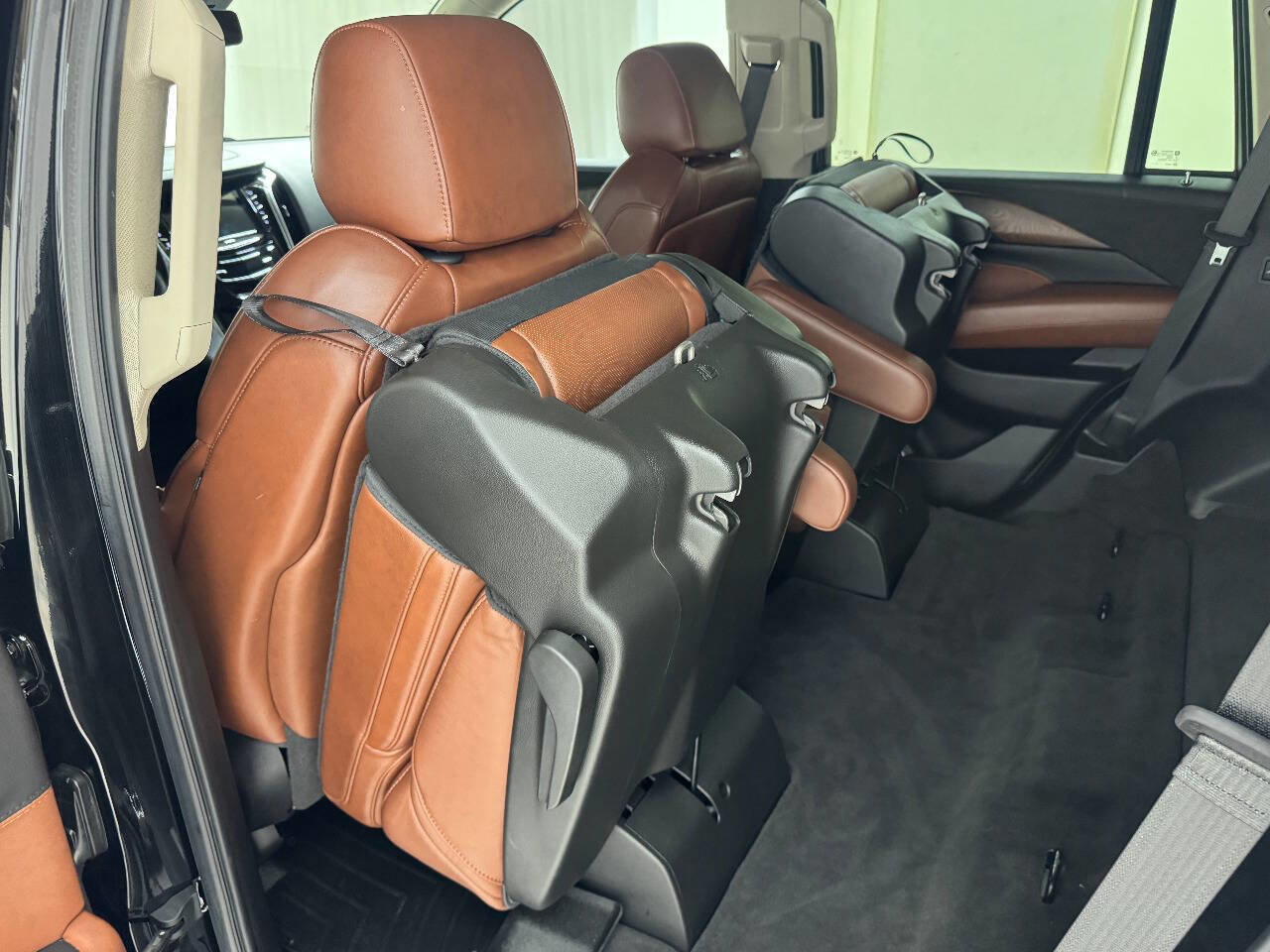 Used 2020 Cadillac Escalade Premium Luxury AWD/4WD image 24