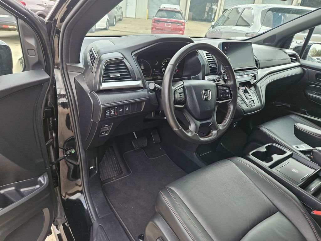 Used 2025 Honda Odyssey Sport-L image 13