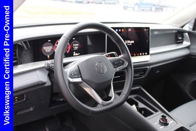 Used 2025 Volkswagen Tiguan SE image 18