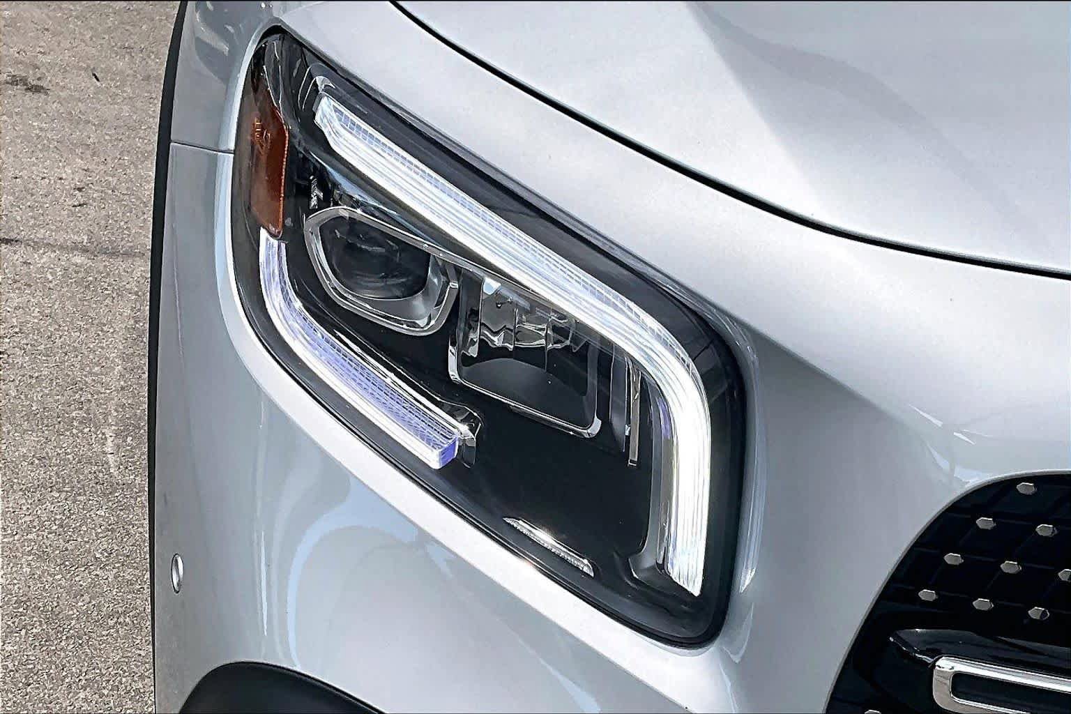 Used 2022 Mercedes-Benz GLB 250 image 27