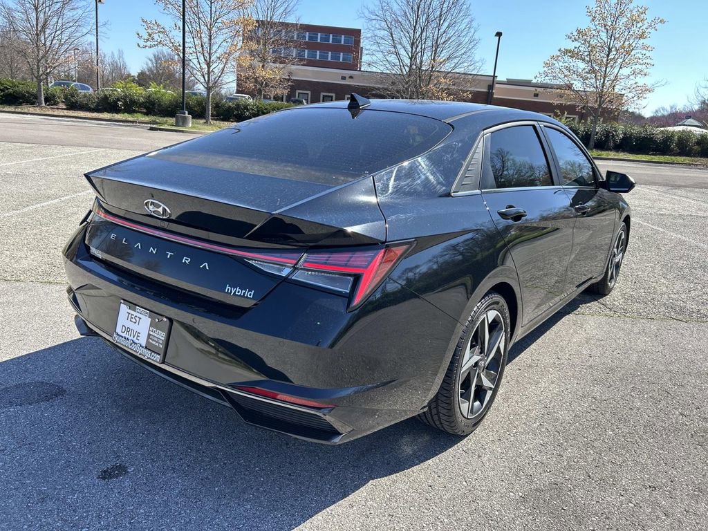 Used 2022 Hyundai Elantra Limited image 7