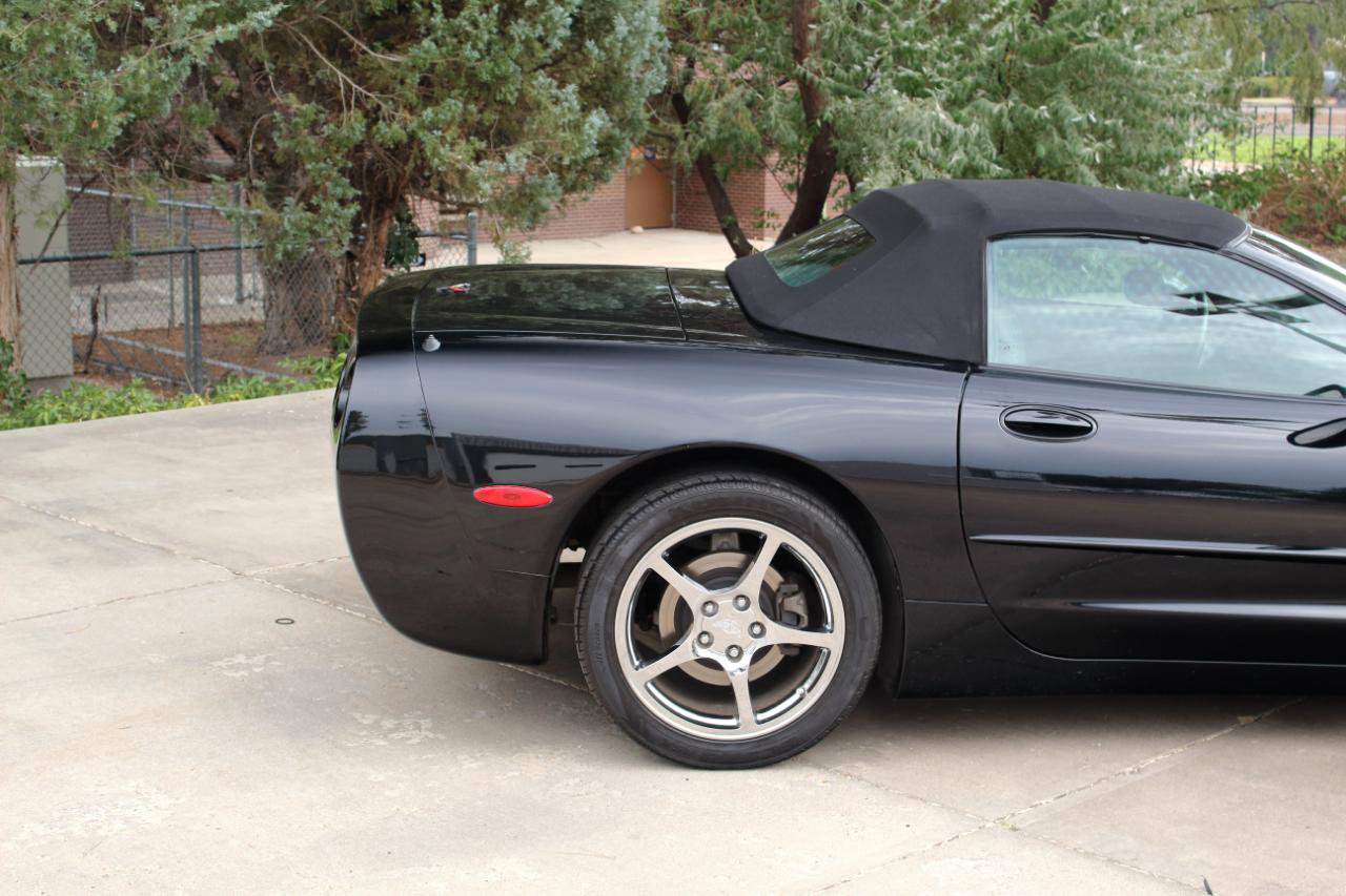 Used 2002 Chevrolet Corvette Convertible w/ Preferred Equipment Group2 RWD image 7