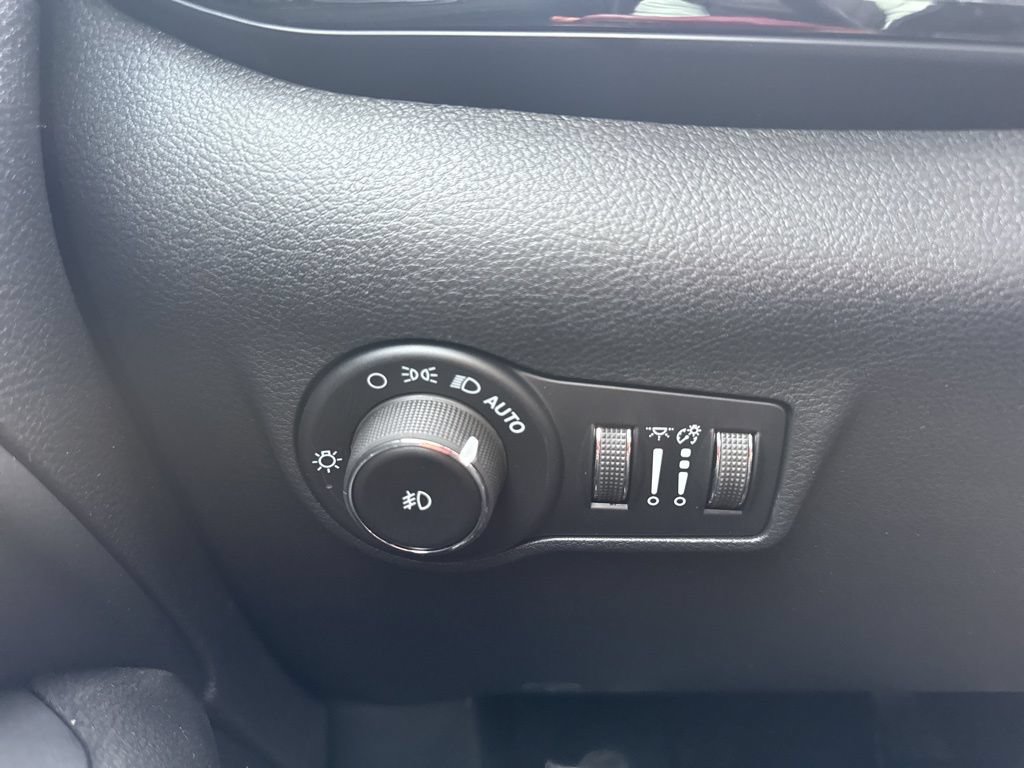 New 2026 Jeep Compass Latitude AWD/4WD image 9