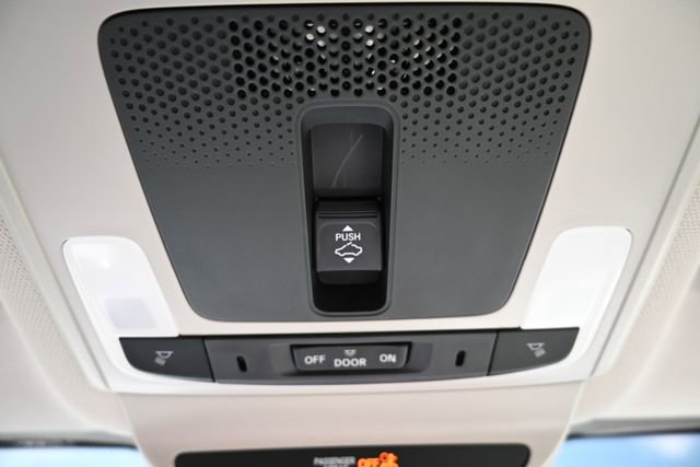 Used 2025 Honda HR-V EX-L image 33