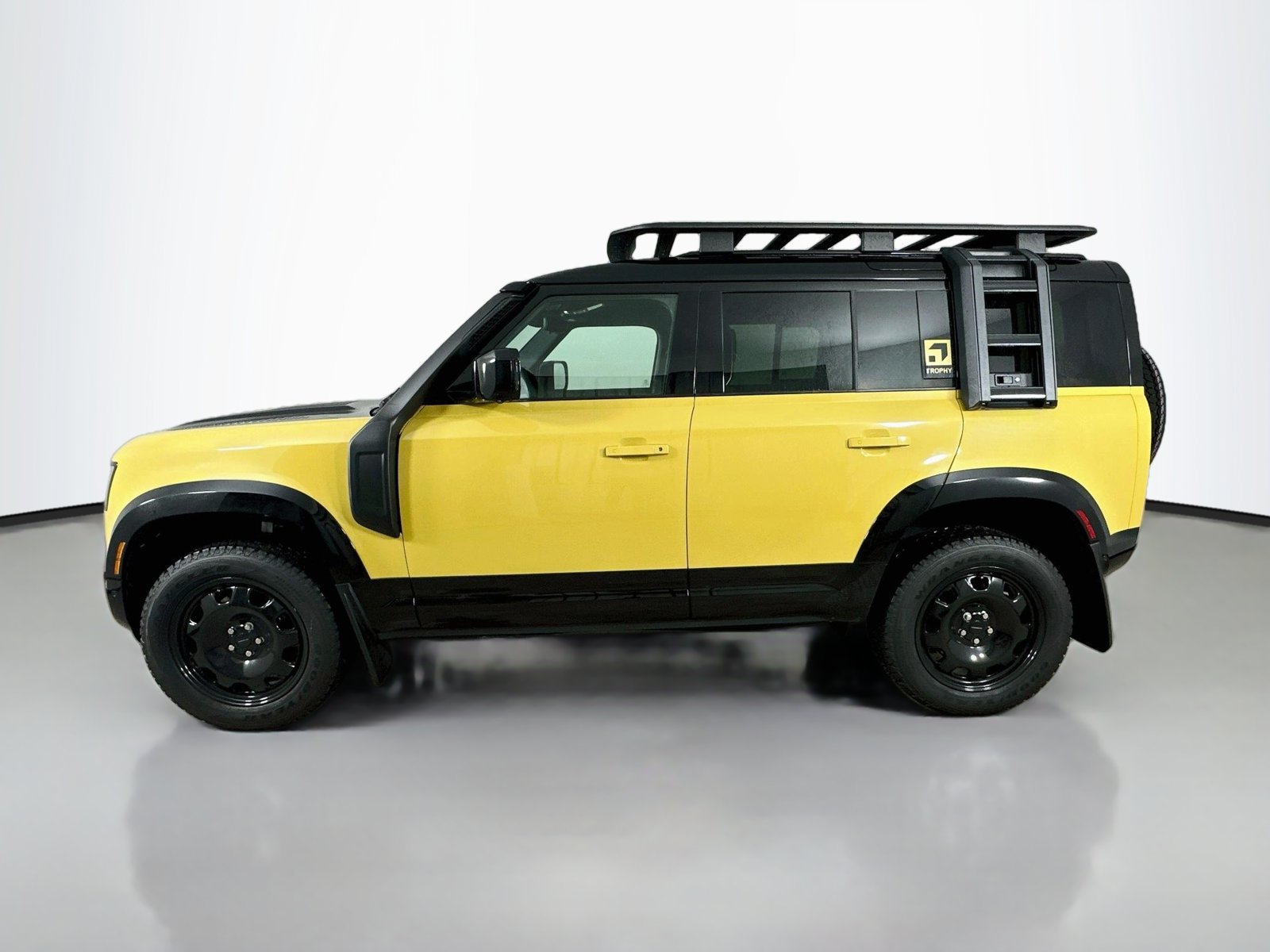New 2026 Land Rover Defender 110 Trophy Edition AWD/4WD image 8