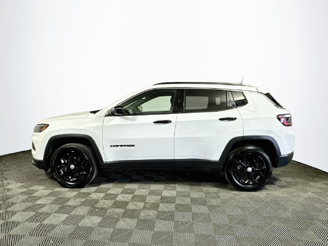 Used 2024 Jeep Compass Latitude AWD/4WD image 6